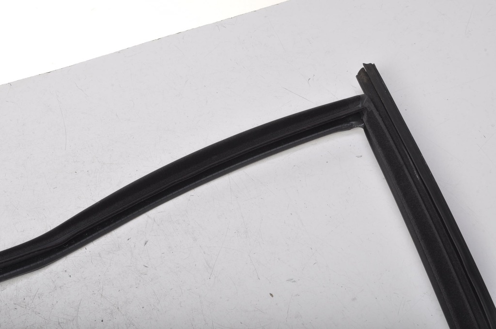 фото №5, Porsche macan молдинг скло двері задня ліва 17r