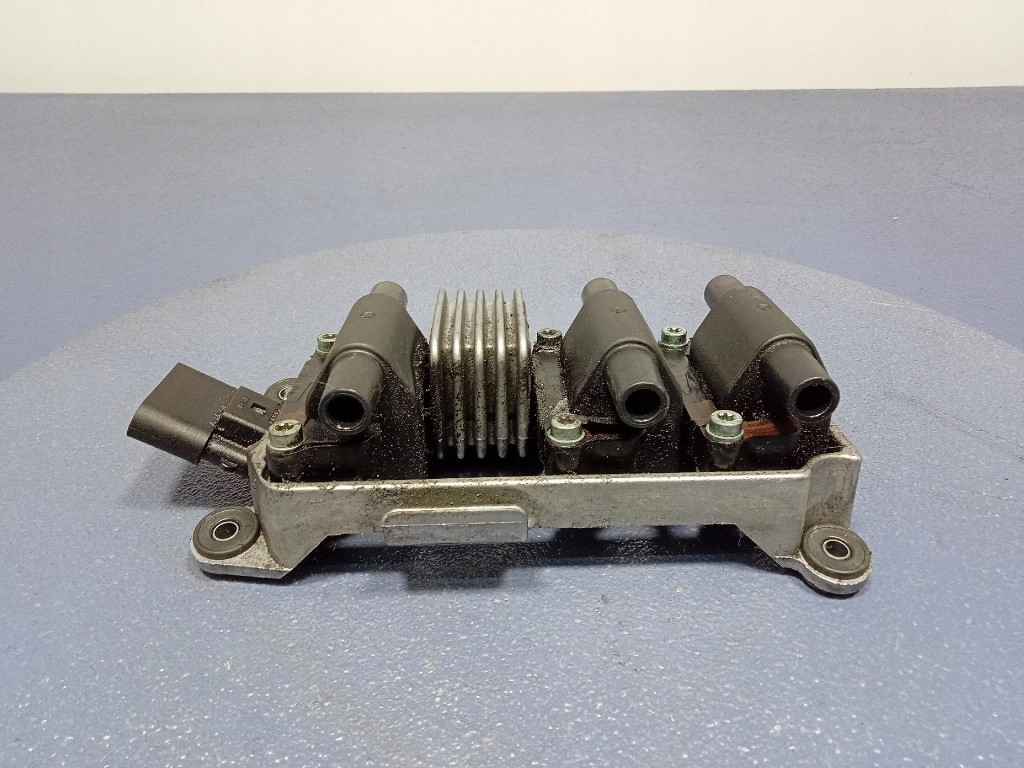 фото №6, Audi a6 c5 2.4 b котушка запалювання 078905104a
