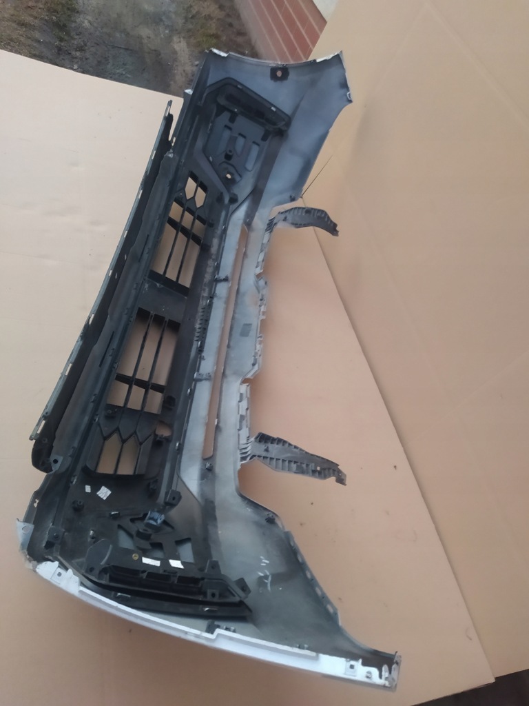 Kia sorento iv 20- бампер передній без  отворів lux Зі Шроту