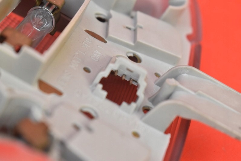 фото №8, Лампа освещение салона ford explorer 3 iii 03r