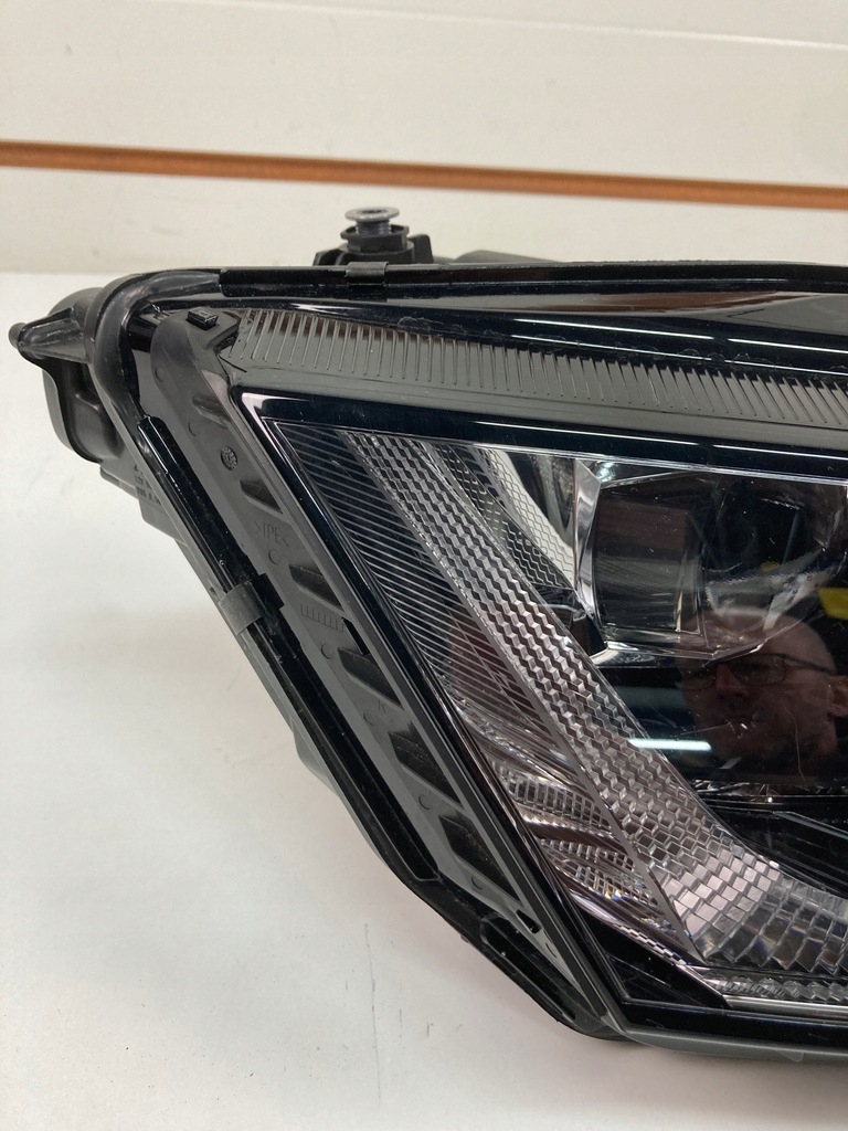 фото №6, Лампа правая передняя skoda octavia iv 5e4