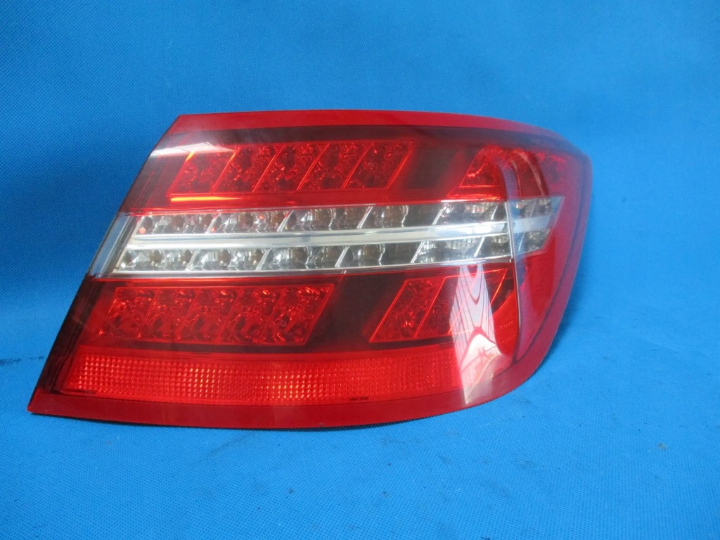 Купить Фара правая задняя led mercedes c207 a207 a2079060258