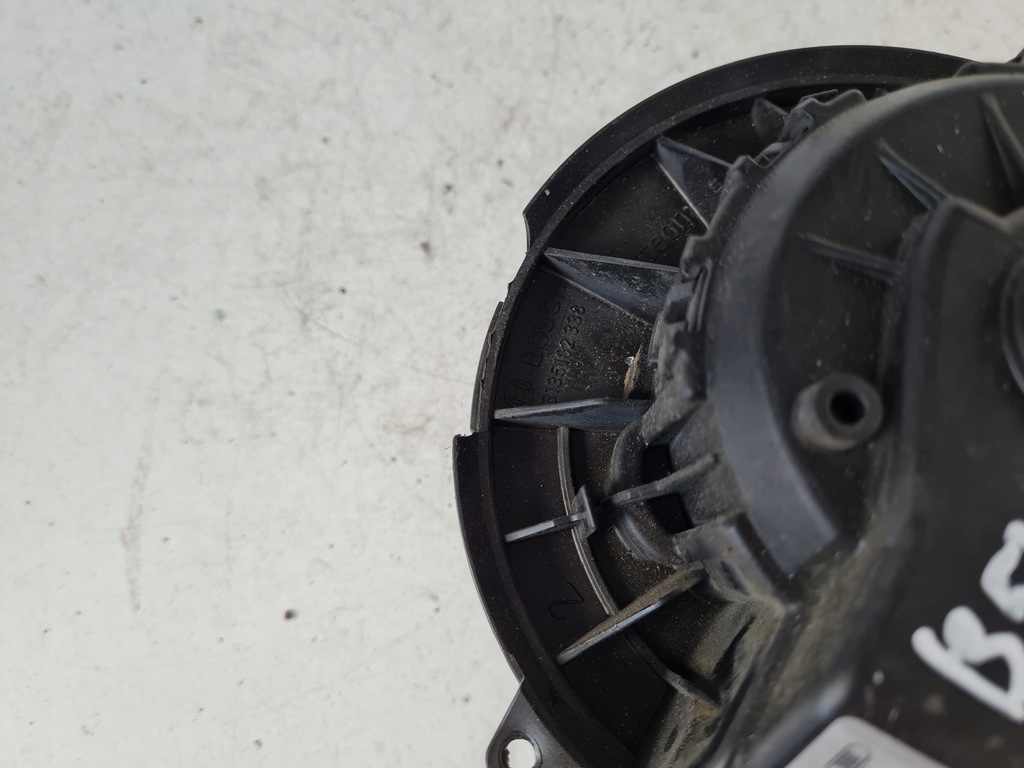 фото №5, Bosch 0130115551 повітродувка