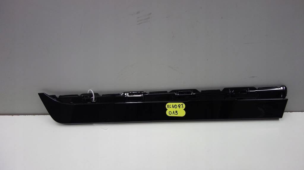 фото №1, Volvo xc60 молдинг двері права задня 31333819