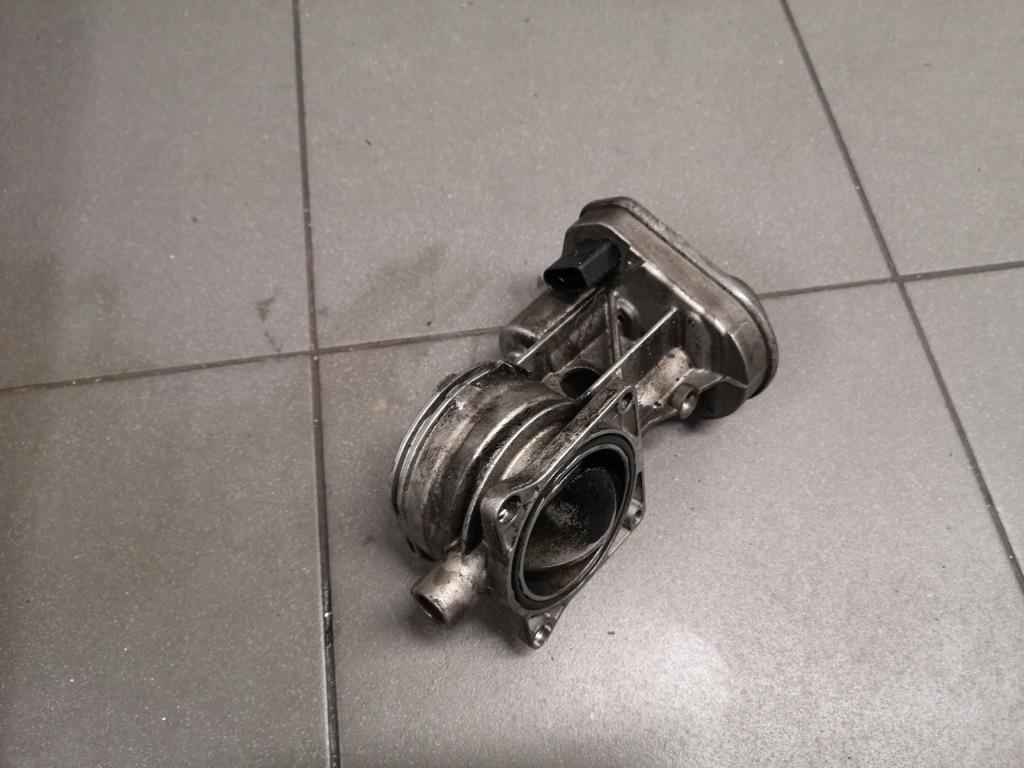 Дроссельная заслонка vw touareg 5.0 tdi v10 07z128070g в Украине