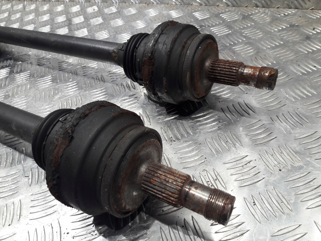 фото №5, Mercedes cls w218 2013r приводной вал задняя 19200km