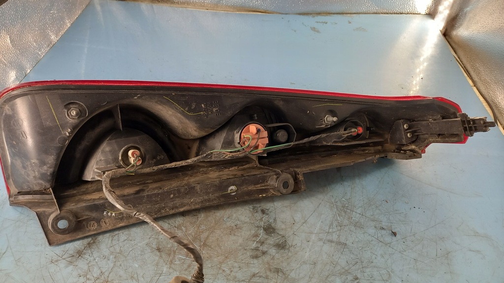 фото №6, Лампа права задня nissan note 1.4b 06r