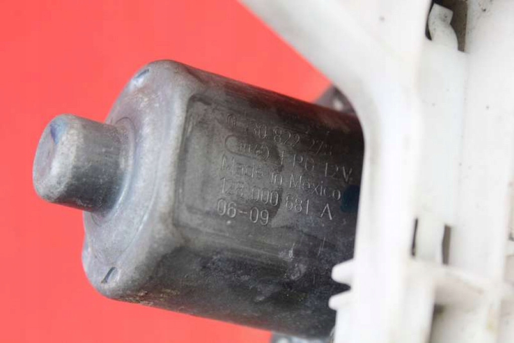 Підйомник скло правий задня 05074232aa-e dodge caliber 06-12 Зі Шроту