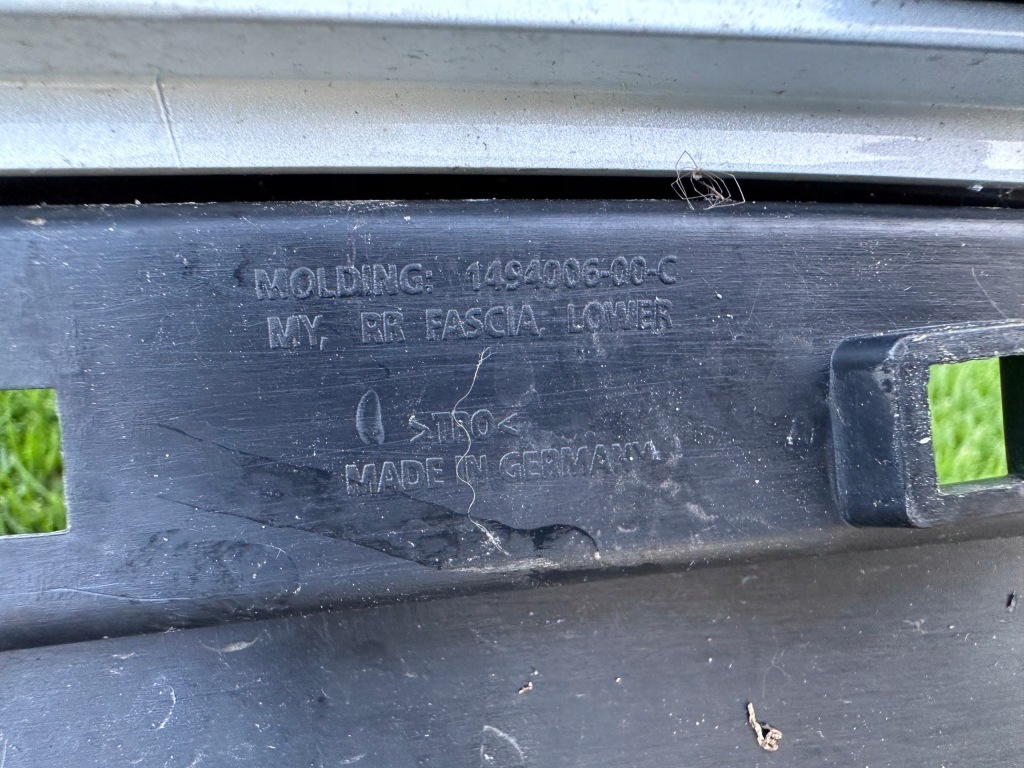 Tesla model y 20- бампер задний 6xpdc 1540124-01-b с Разборки