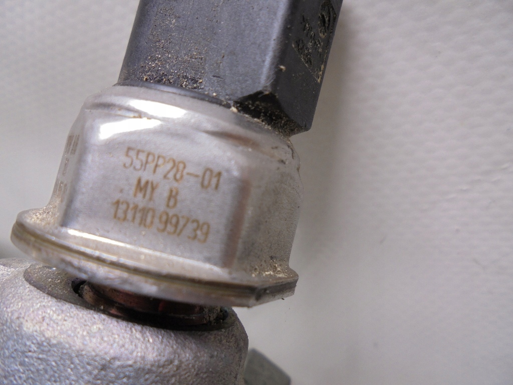 фото №7, Молдинг впрыскная трубка audi a4 a5 q5 q5 a6 059130089bs 05a906051