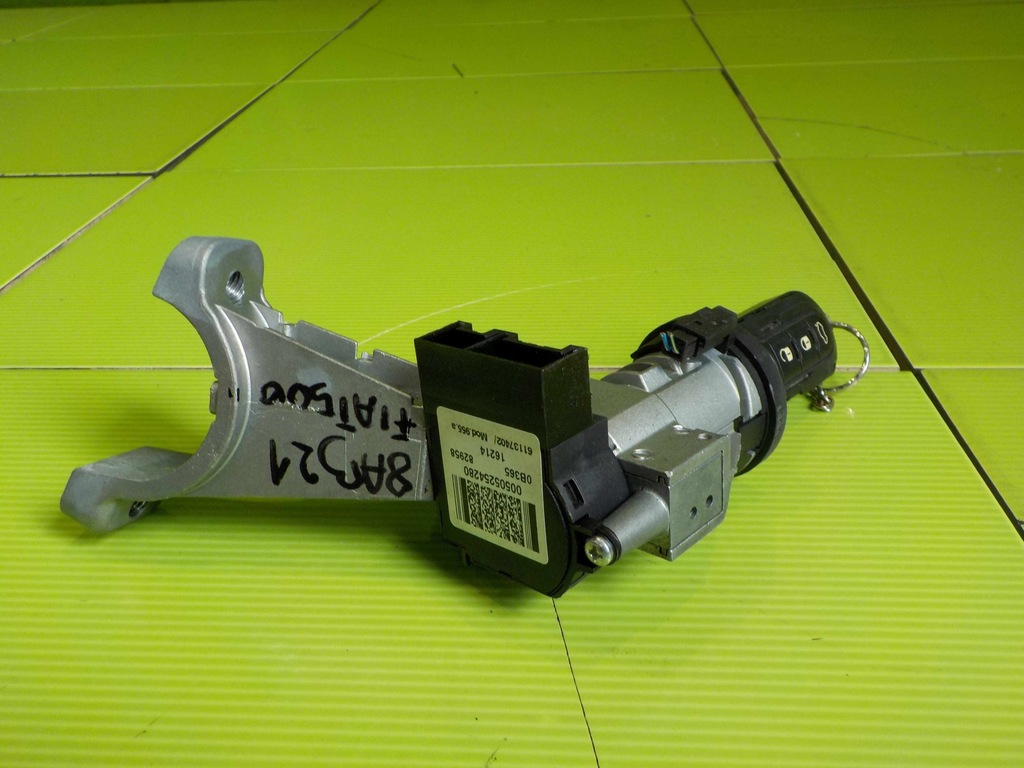 фото №4, Fiat 500l 14r замок зажигания с ключ 00505254280