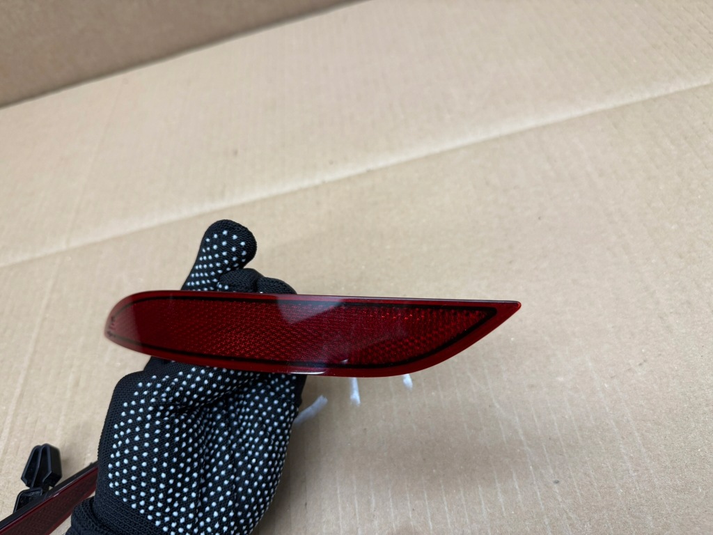 Audi a3 3 3 8v відбивач бампера заднього правий ліве 8v0945106a 8v0945105a Зі Шроту