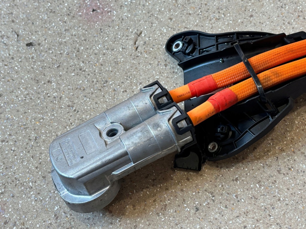 Шланг wysokiego напряжения bmw x1 u11 5a1c8d7 Недорого