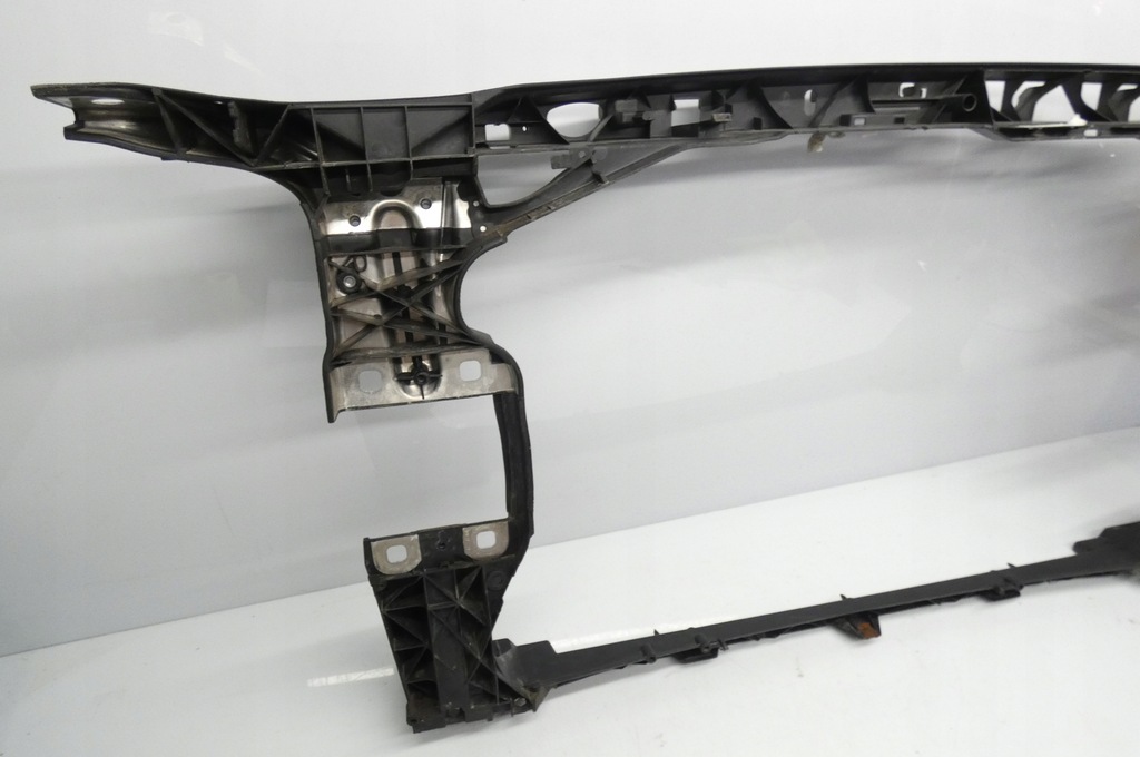 фото №7, Audi a4 b9 8w0805594 2015- усилитель pas передний обшивка