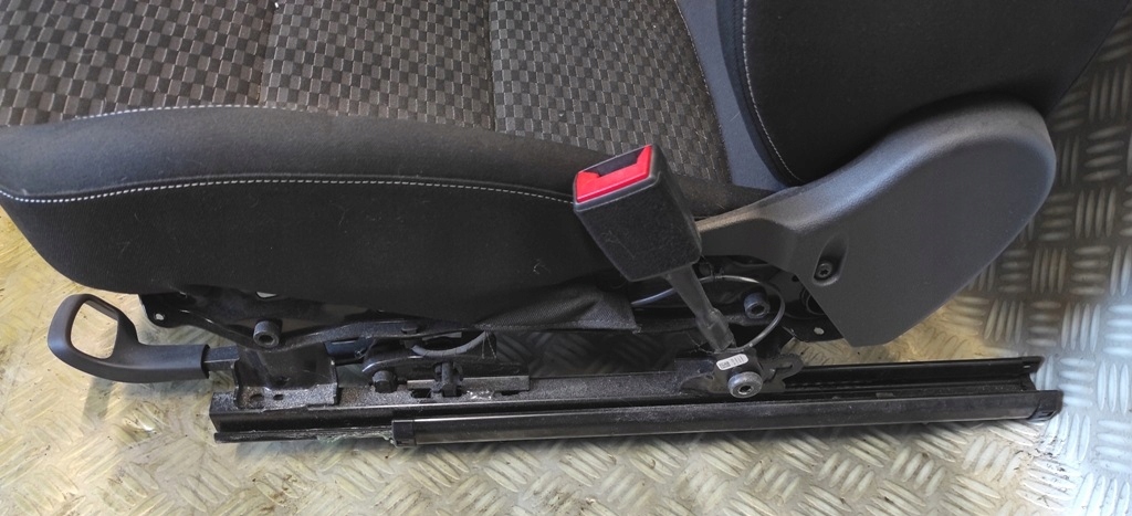 фото №8, Сиденье правый пассажира с подогревом подушка сиденье правая europa opel astra k v