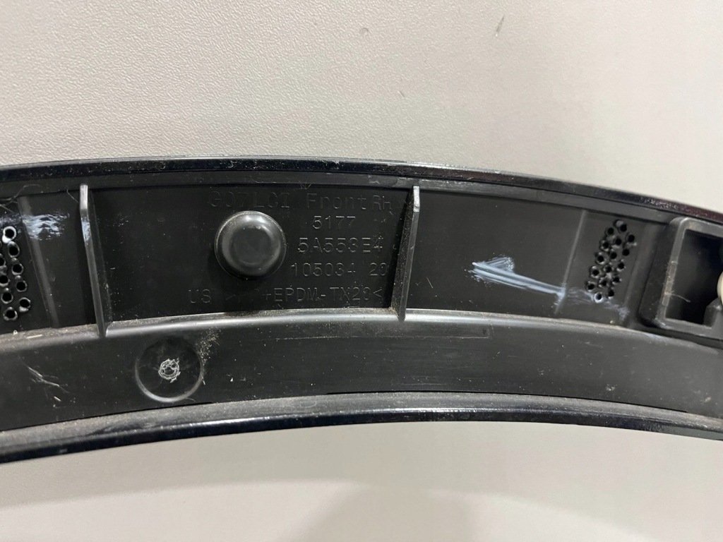 фото №9, Молдинг крила перед сторона права bmw x7 g07 5a553e4