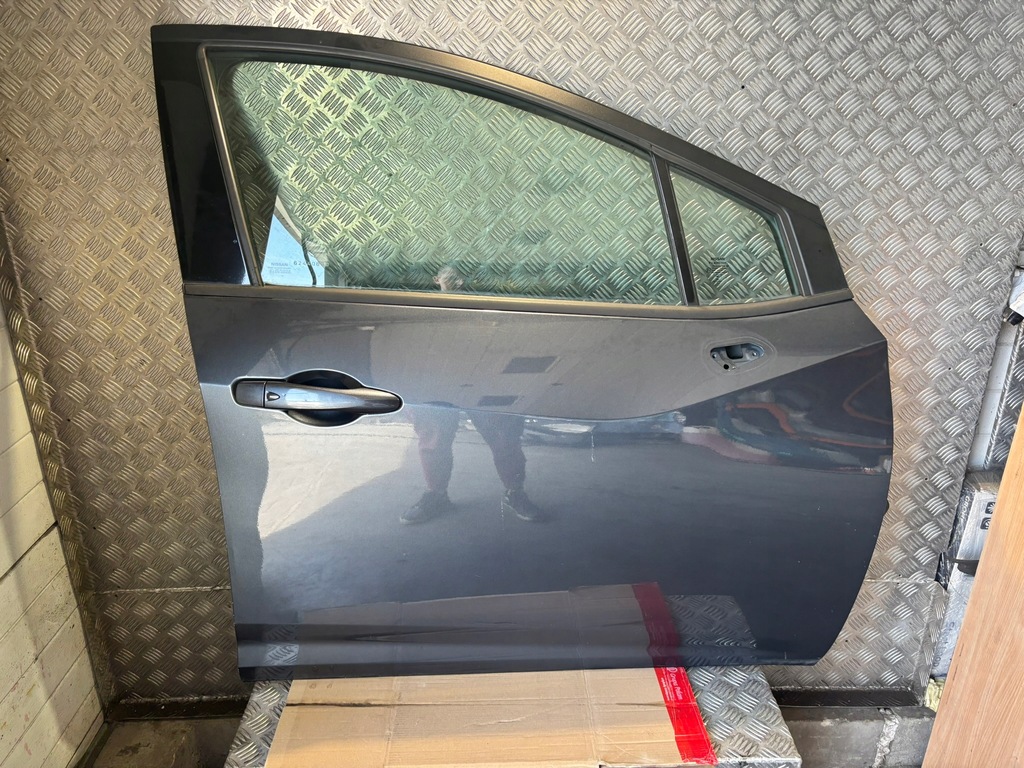 фото №1, Nissan micra k14 правий перед оригінал малий подряпини tekpn