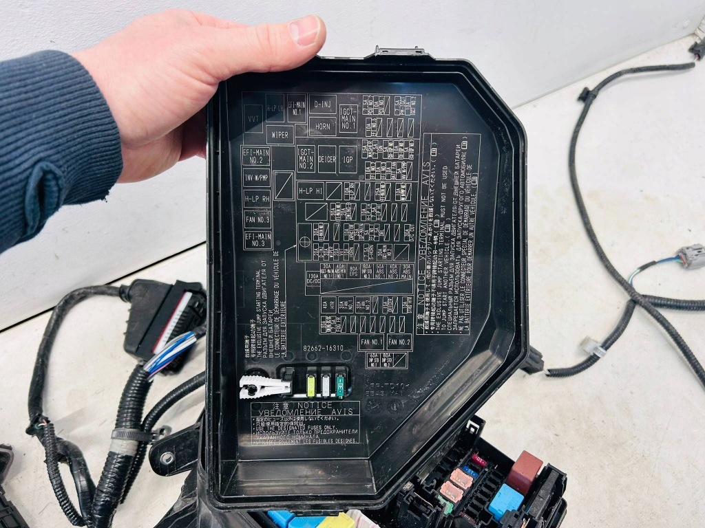 Corolla cross 2.0 hybr жгут электропроводка отсек двигателя full led pdc камера в Украине