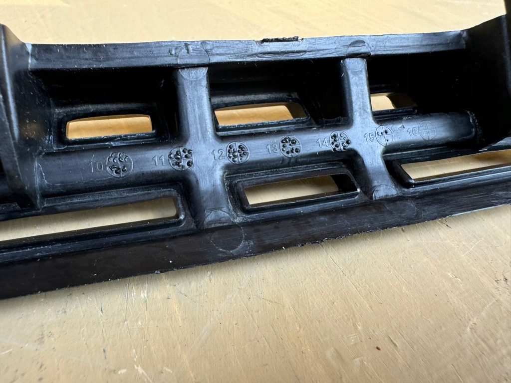 фото №9, Hyundai ix20 10-15r напрямна бампера кронштейн кронштейн перед передній