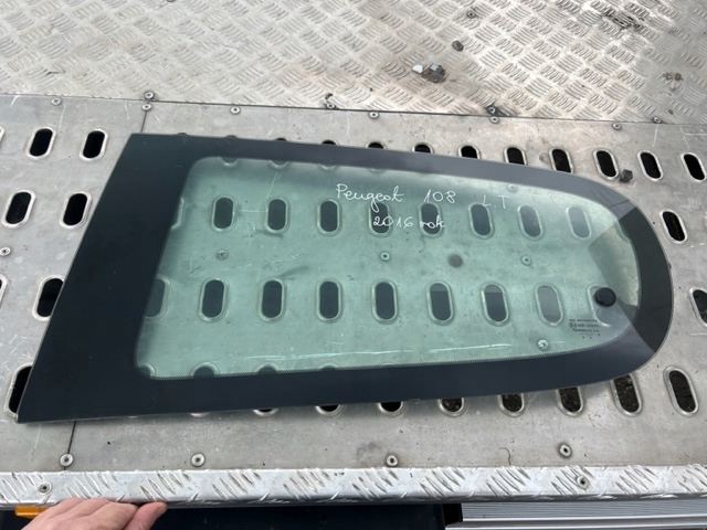 фото №1, Стекло левая задняя peugeot 108 5 дверь откидная