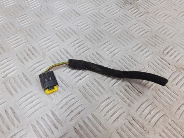 фото №1, Peugeot 5008 колодка шланг лампы задняя