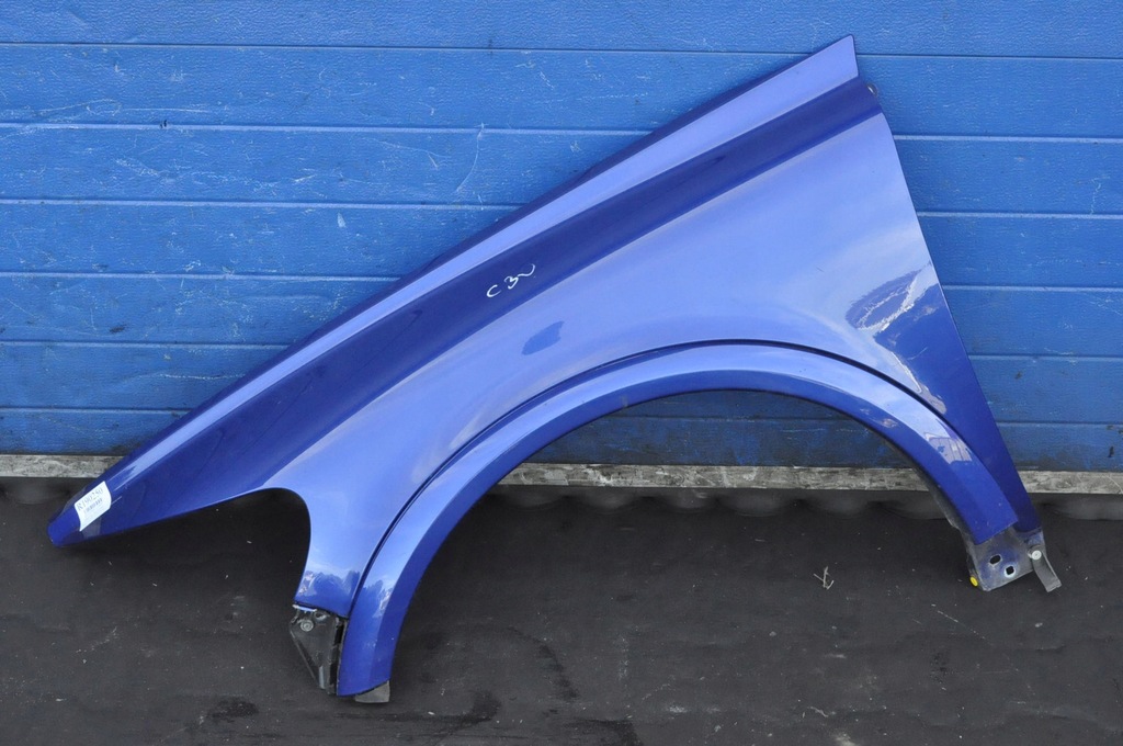 фото №1, Volvo c30 крила лівий передній przed lift молдинг
