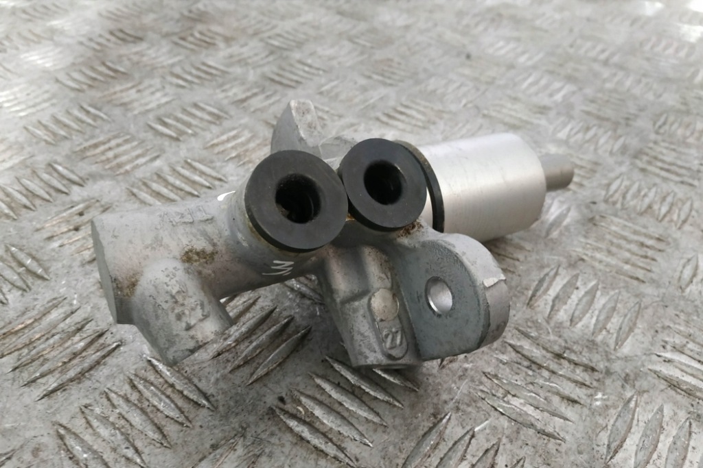 фото №7, Цилиндрик тормозной bmw 7 f01, f02 34336782289 3.0l дизель 180kw 2011