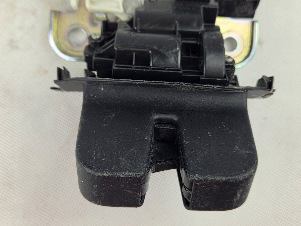 фото №5, Skoda fabia iii замок крышки багажника 8r0827505a