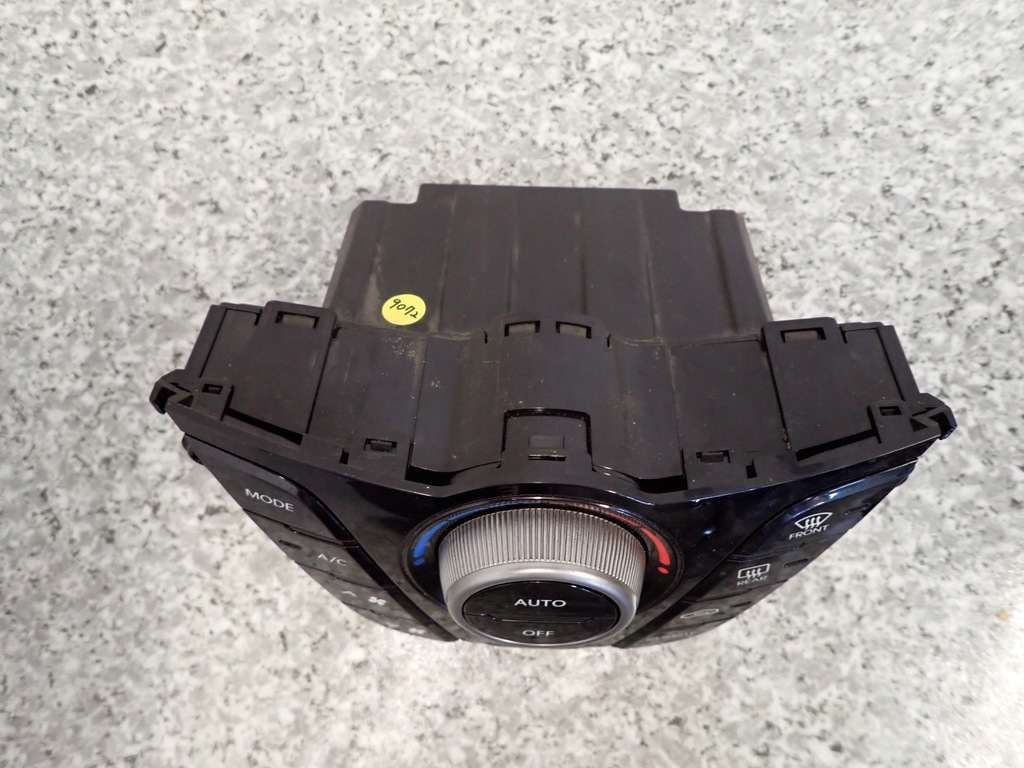 фото №5, Hyundai veloster i 11- панель управление кондиционера