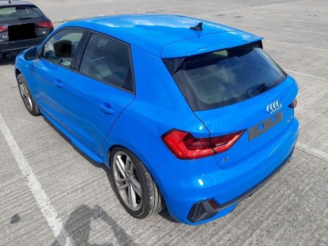 фото №1, Audi a1 s-line задняя крышка багажника бампер лампа led 19r