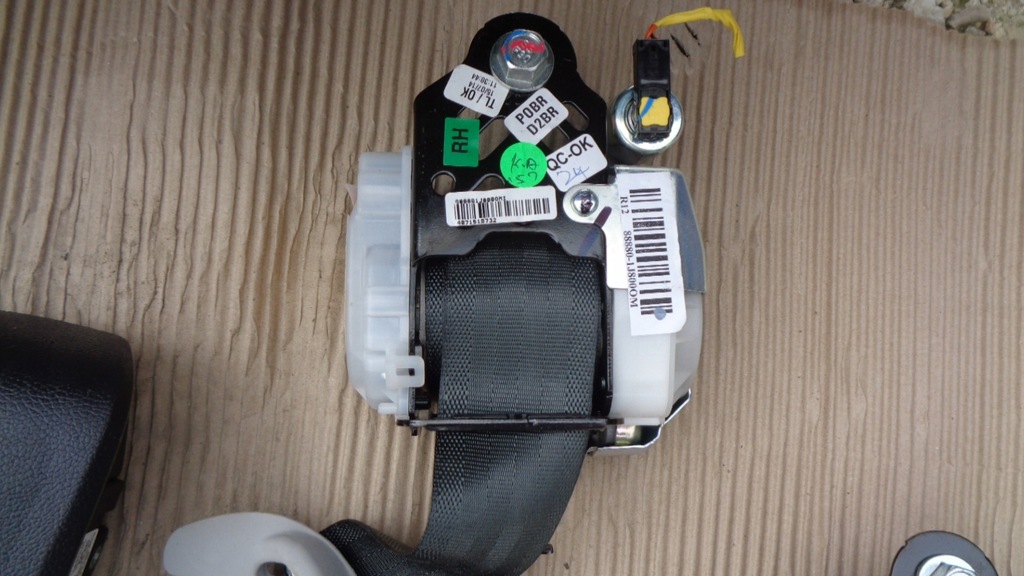 фото №14, Hyundai i20 08-15 приборная панель консоль подушка безопасности ремни идеальное состояние