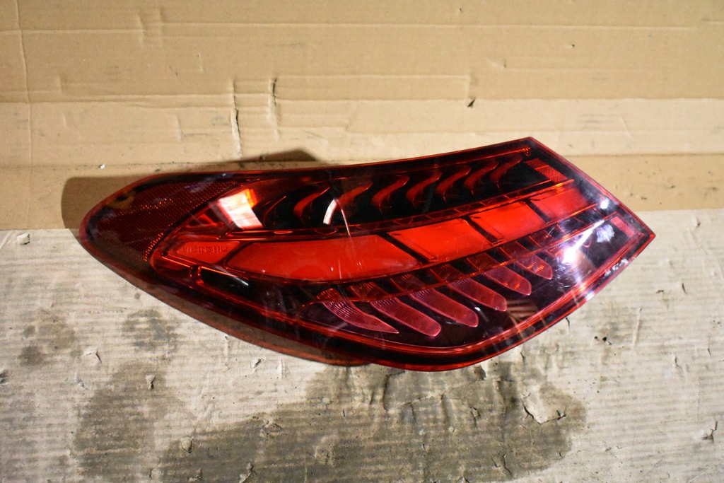 фото №1, Idealna лампа задняя левая mercedes w206 1