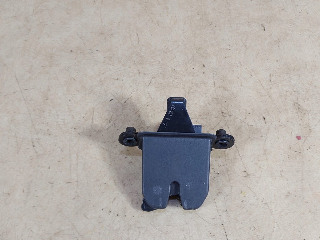 фото №1, Octavia ii замок крышки 1z5827501d 04-08