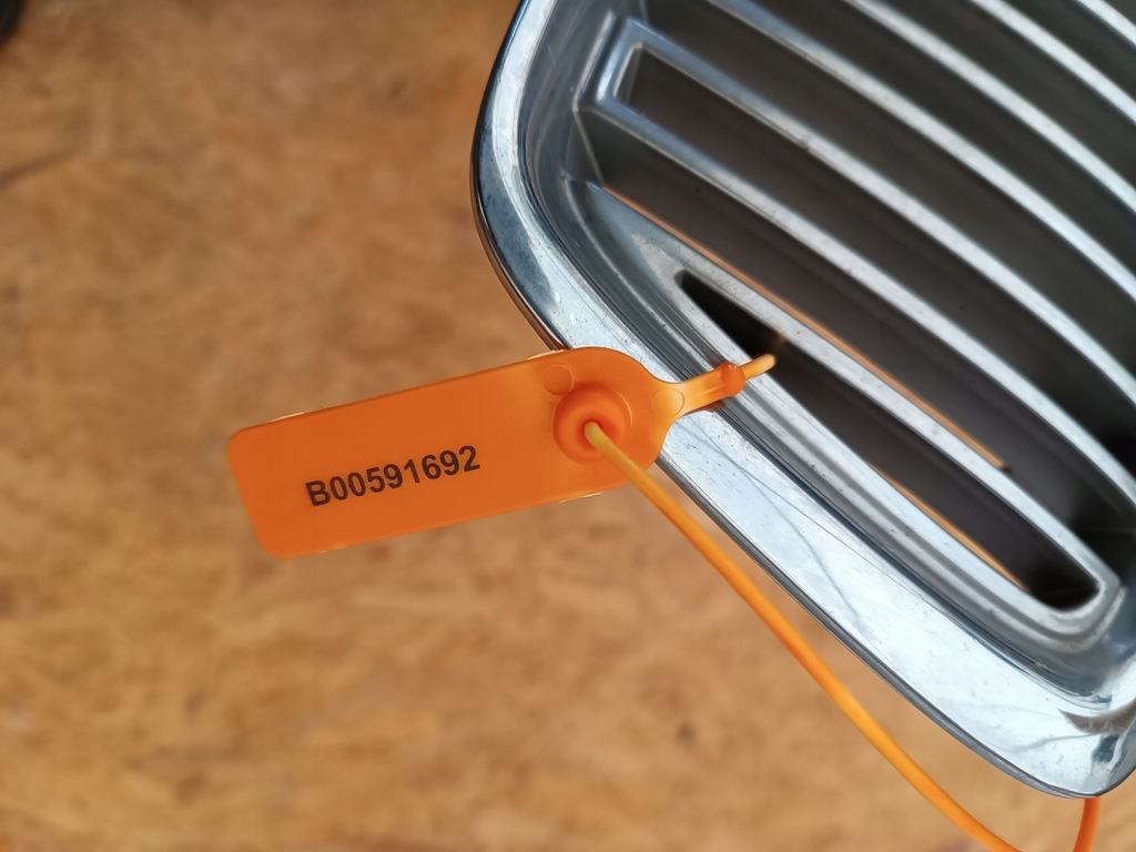 фото №7, Решётка решётка радиатора решётка радиатора бампера перед 9190385 volvo v70 ii 2