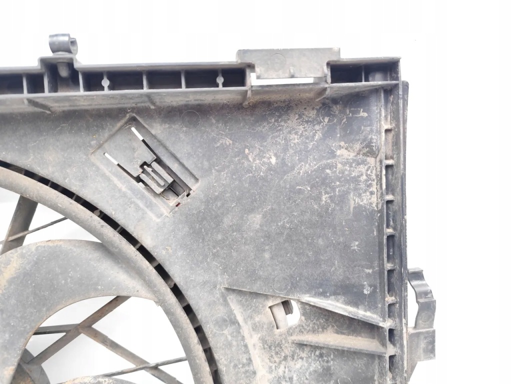 Bmw 1 series накладка вентилятора радіатора 116i бензин 90kw 122 hp 2011 Ціна