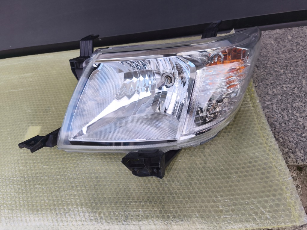 фото №8, Лампа передня права ліва toyota hilux viii 05- 81150-0k440 81110-0k440