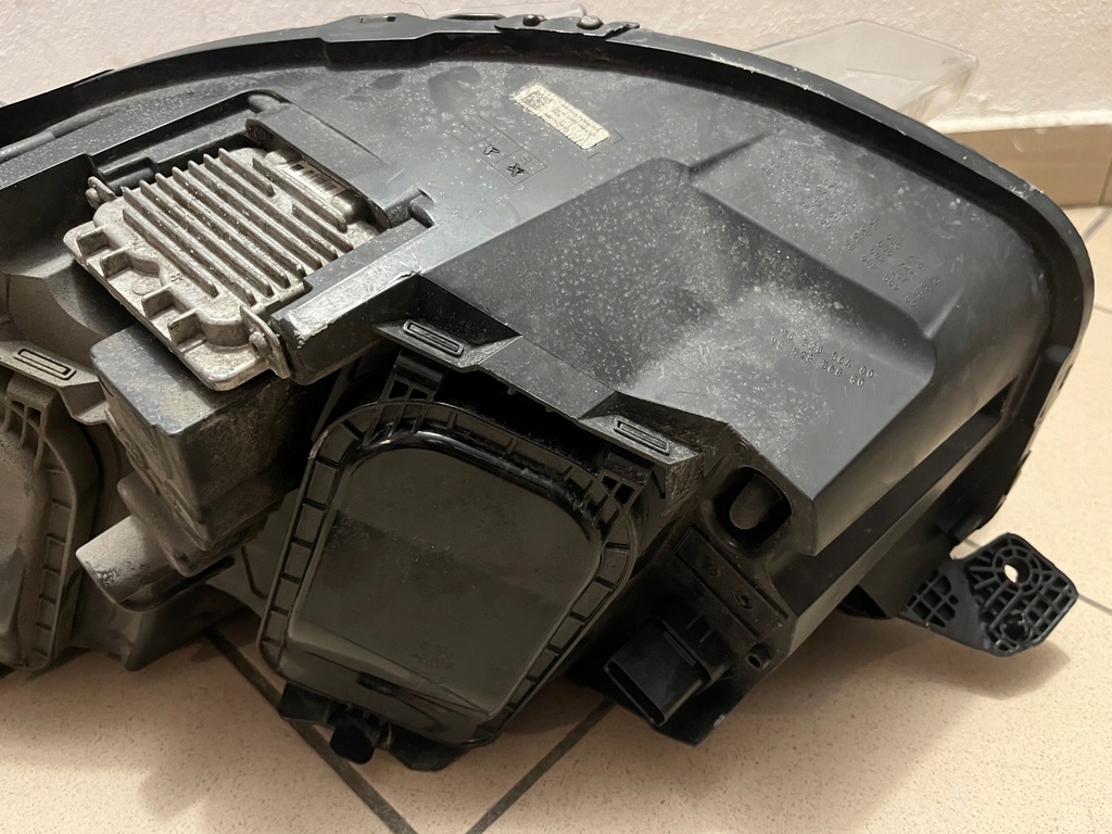 фото №11, Opel vivaro c zafira d life ксенон лампа передняя правая 9832836480