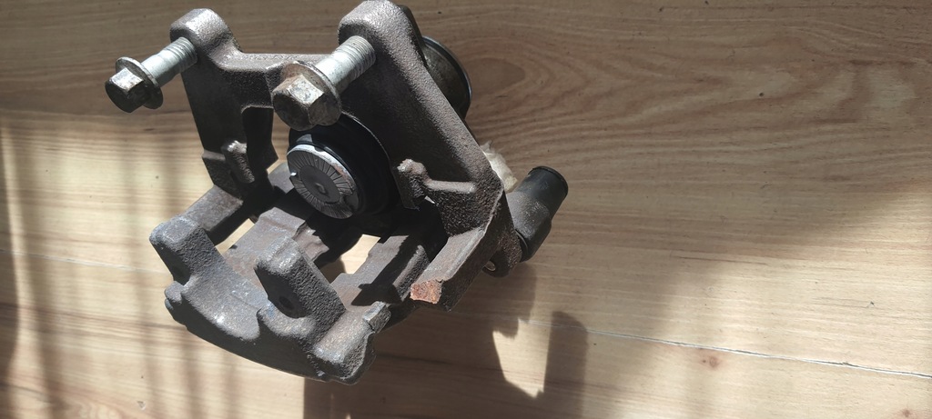 фото №3, Суппорт тормоза правый задняя jaguar i-pace r/r velar