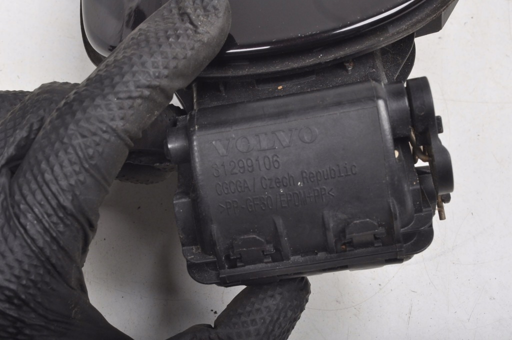 Volvo v60 plug in hybrid крышка заливной топлива 31299106 с Разборки