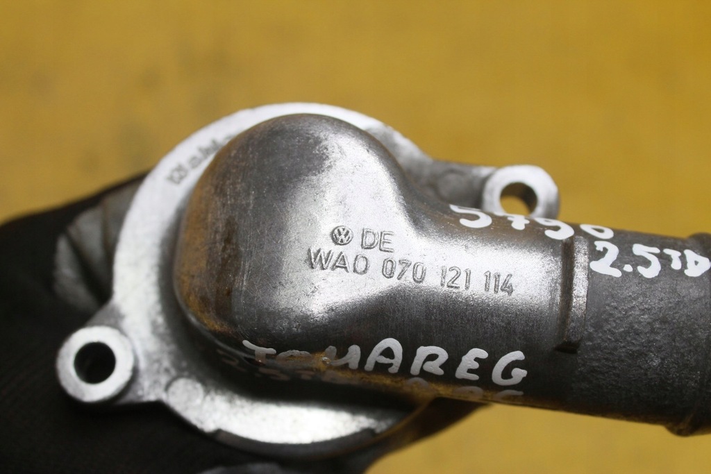 фото №6, Корпус термостата 070121114 touareg 2.5tdi