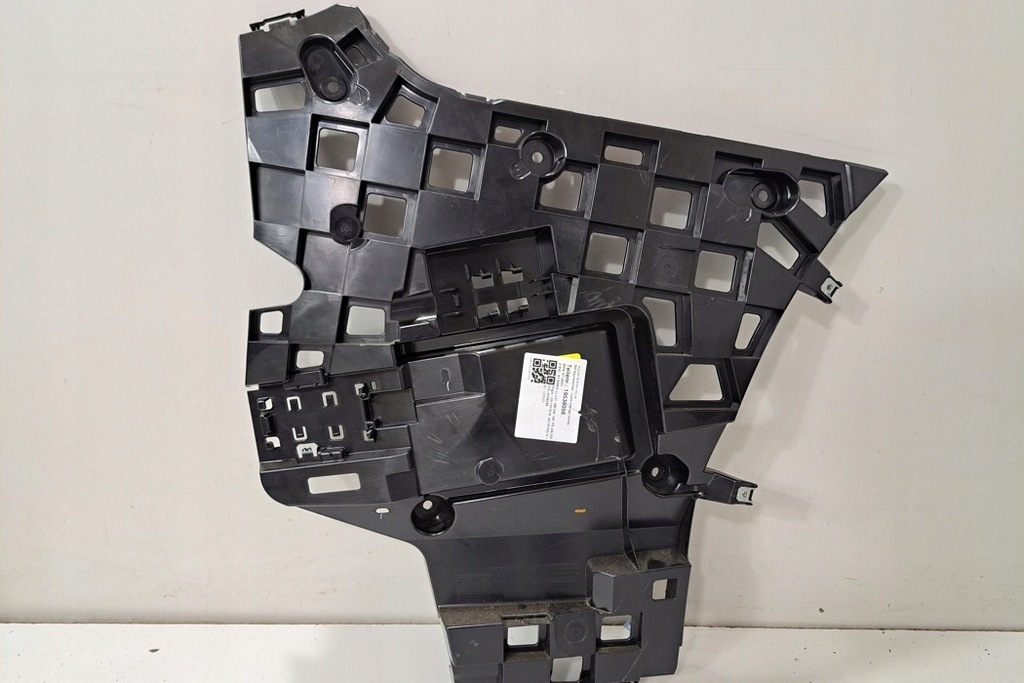 фото №8, Правый направляющая заднего бампера bmw x7 g07 8084142 3.0l бензиновый 250kw 2023