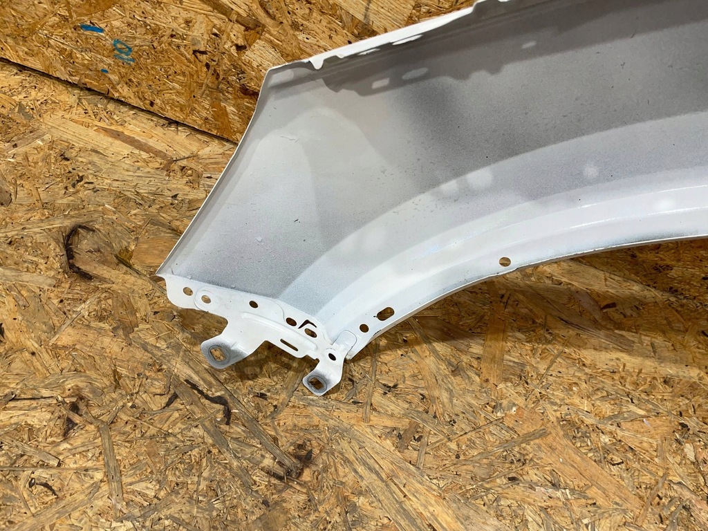 фото №8, Volvo xc40 xc-40 17- крыло правый перед передний