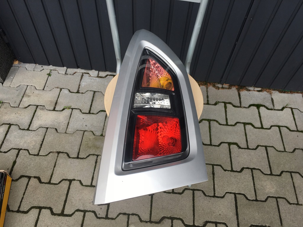 фото №1, Kia soul i 08-11 лампа правый задняя + рамка 3d оригинал