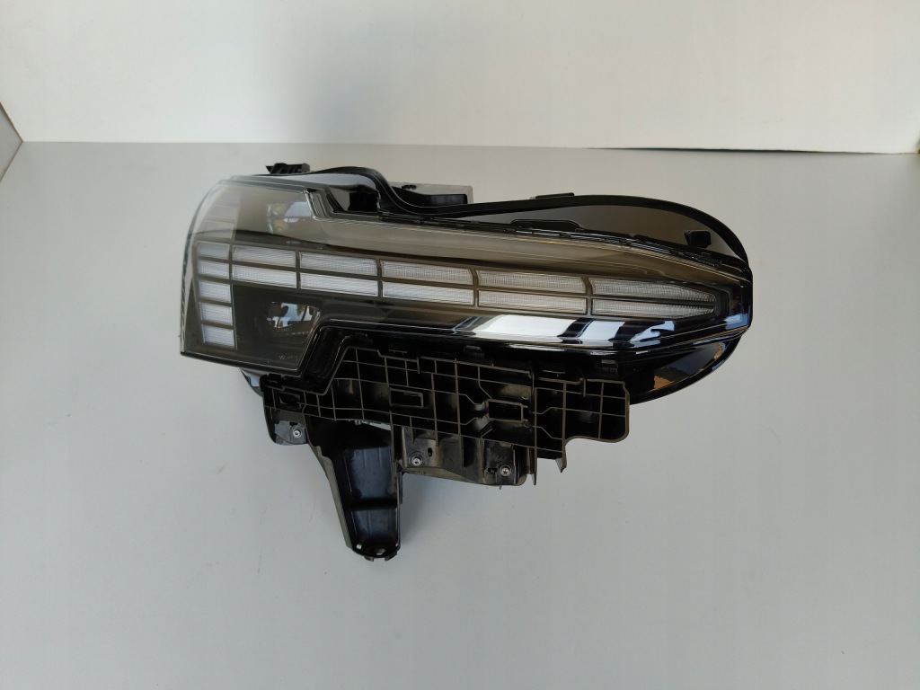 фото №1, Лампа права фара volvo ex30 23- full led