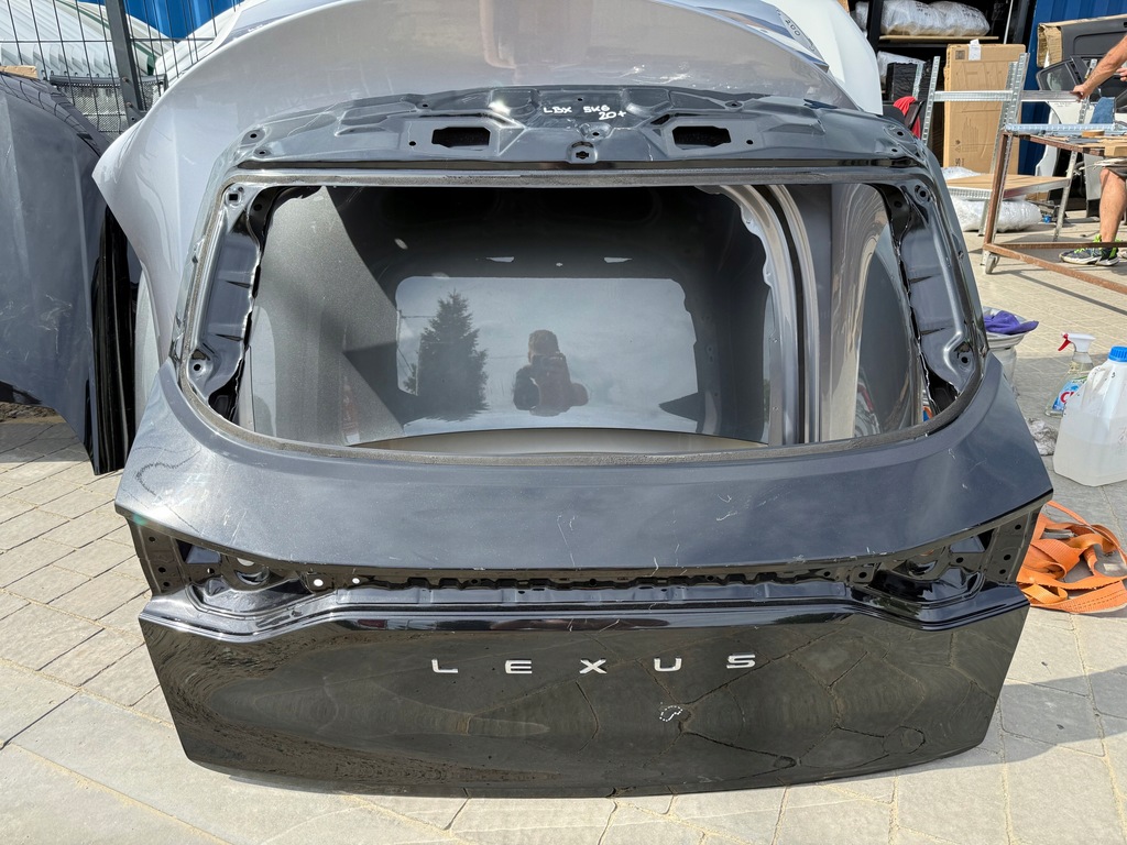фото №1, Lexus lbx кришка багажника задня