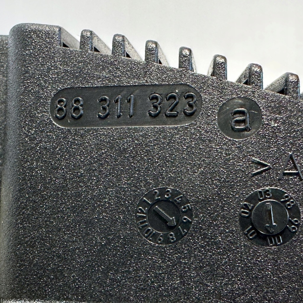 фото №8, Счетчик приборы mercedes w203 2.0 b a2035400711