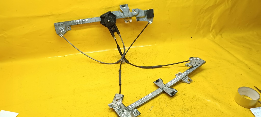 фото №10, Подъемник стекло механическая коробка передач правый перед partner 96-02r