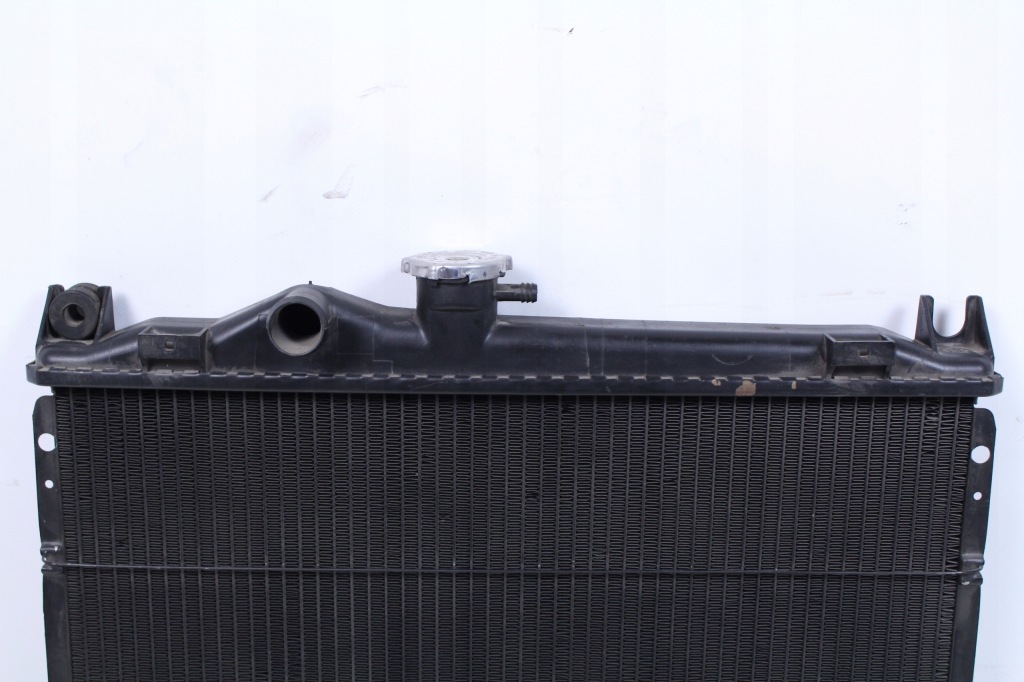 Радиатор воды jeep cherokee 2.5td xj 88-01r. Недорого