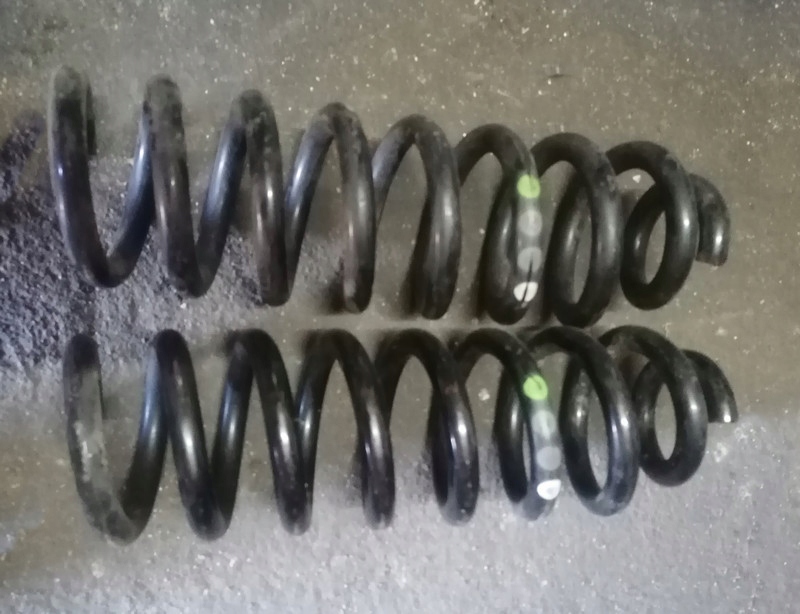 фото №1, Mercedes c-klasa w205 пружина задня задня