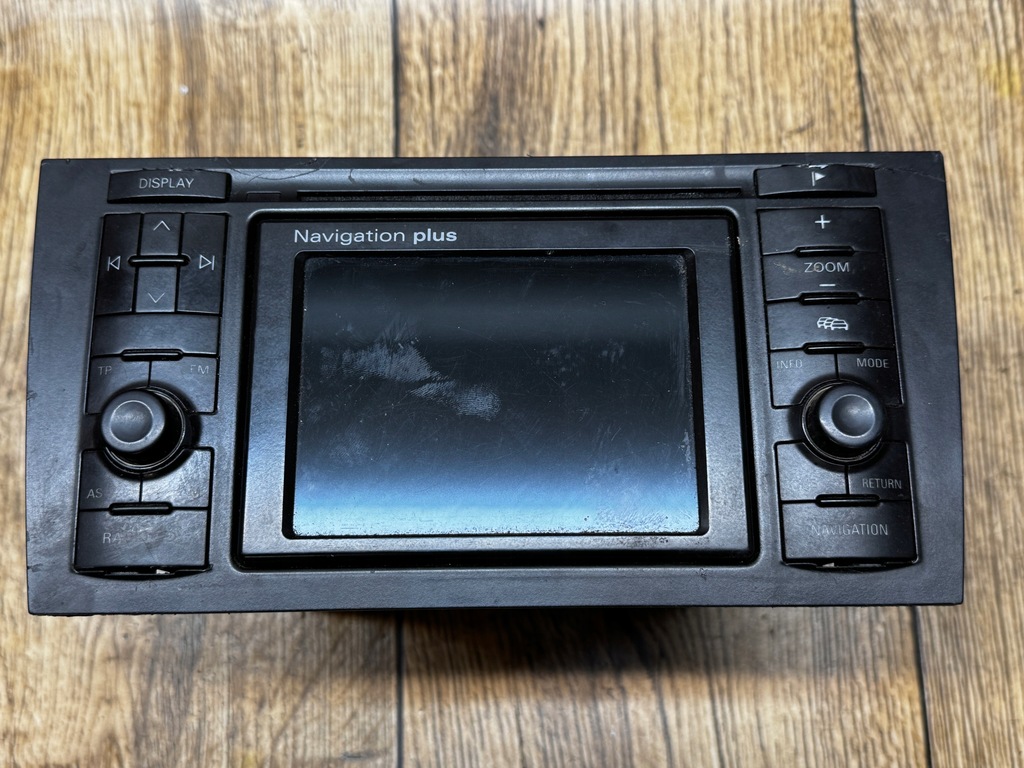 фото №1, Audi a6 c5 радио навигация 4b0035192a с код навигация plus bose 2 din
